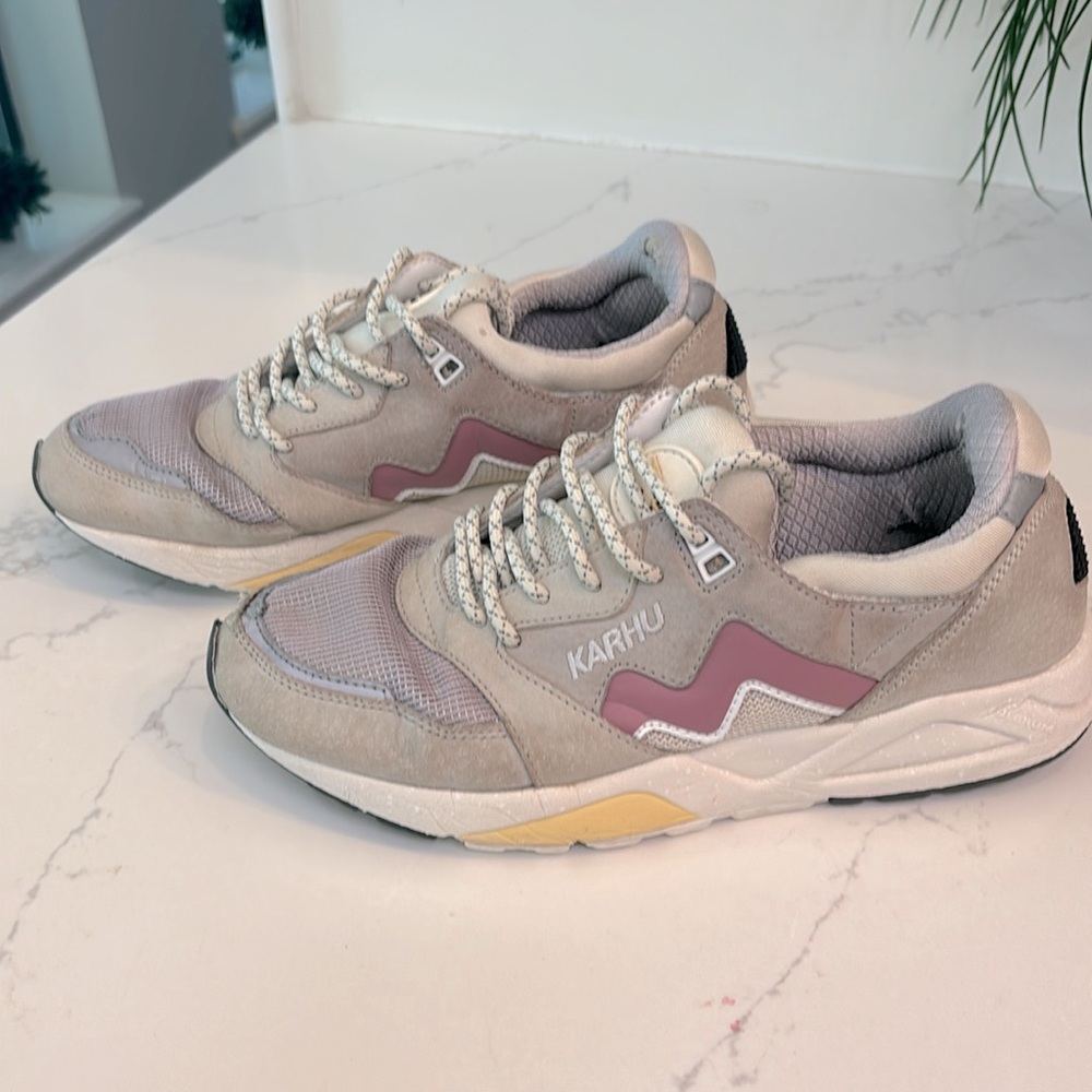 Karhu Aria 95 Sneakers Used